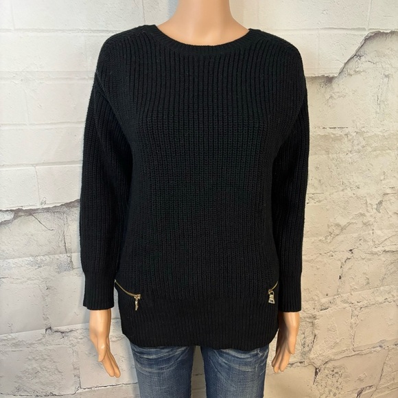 Alice and Olivia Classics Lettie Zip-Hem Pullover - Picture 4 of 11